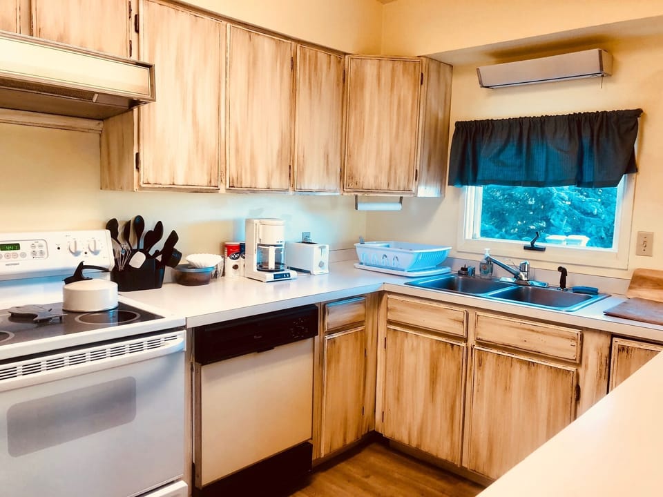 Woodside23220kitchen202