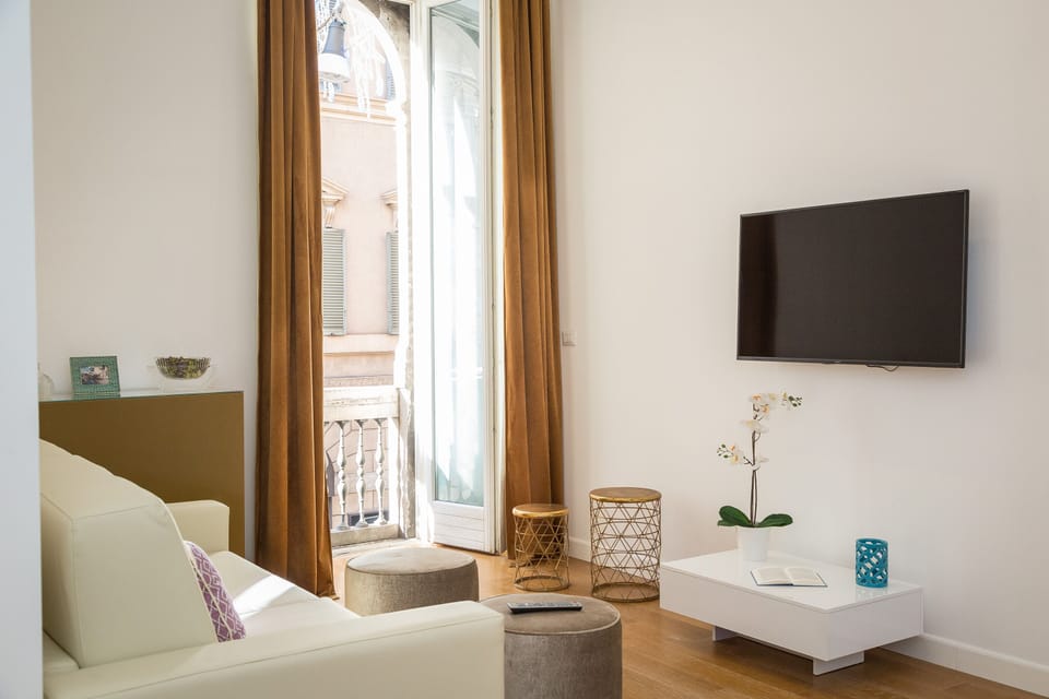 Relax time in the city center, in a fine living room