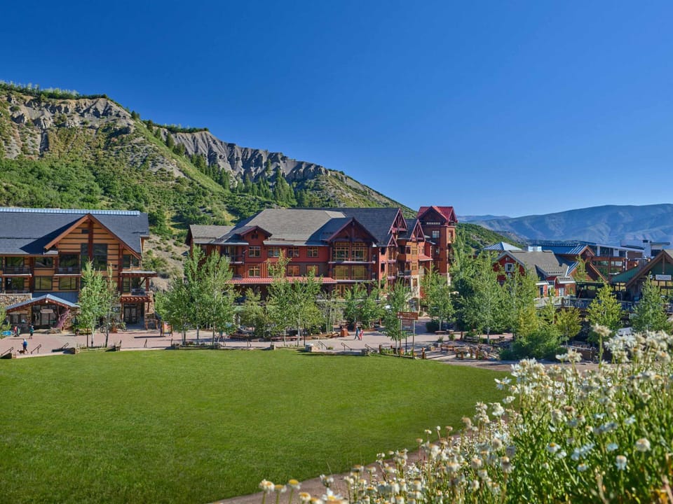 Capitol Peak Lodge