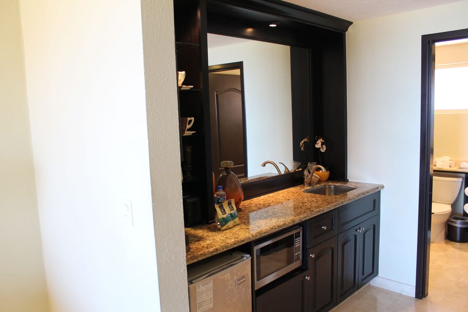 Kitchenette in second bedroom
