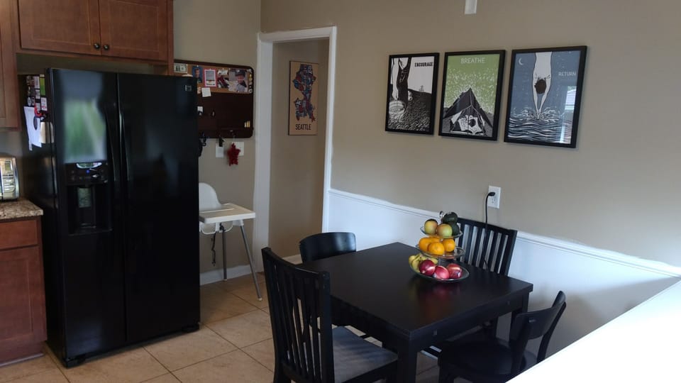 Fully equipped kitchen.