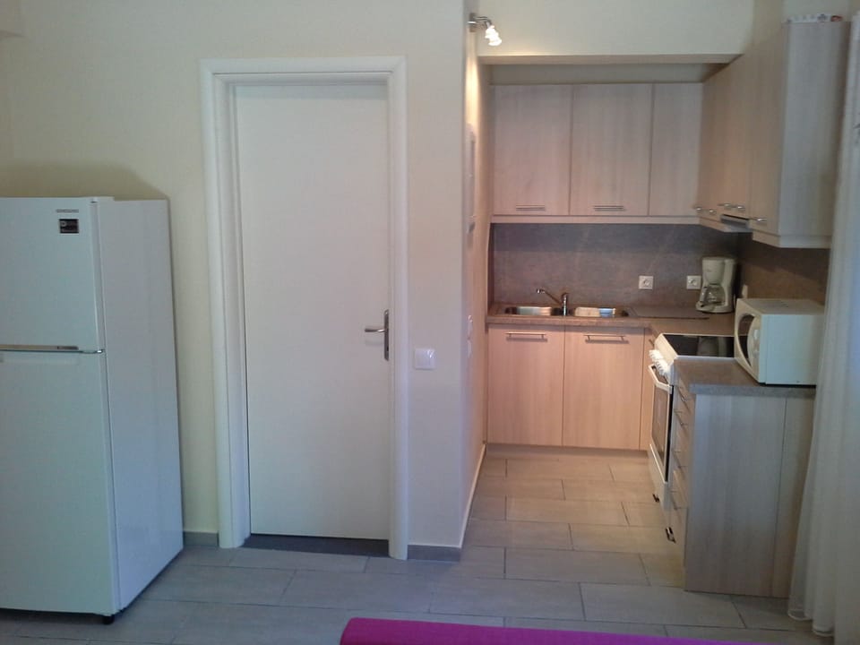 Fully-equipped kitchen area