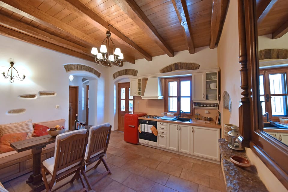 Main entrance - kitchen