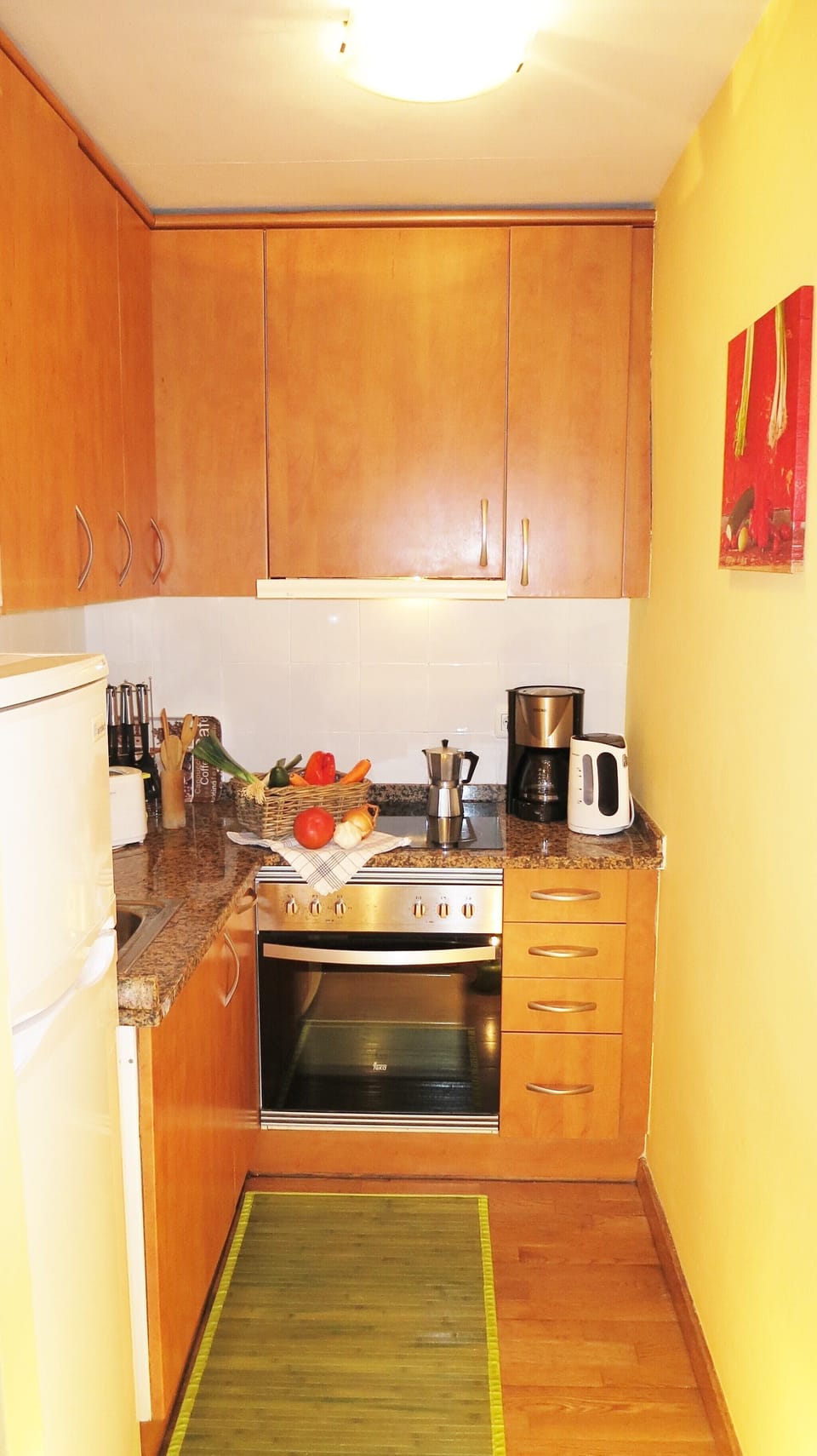 american kitchen, very equipped.