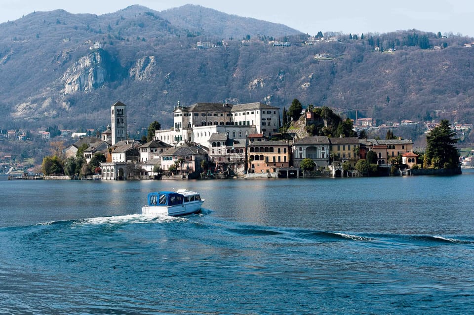 Beautiful, romantic, central apartment lake view close to piazza/lake/townhall Apartment in Orta San Giulio