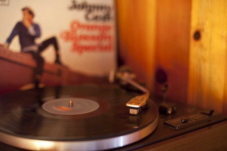 Chamonix ski holiday - Chalet Marmotte Mountain Retreat - record player
