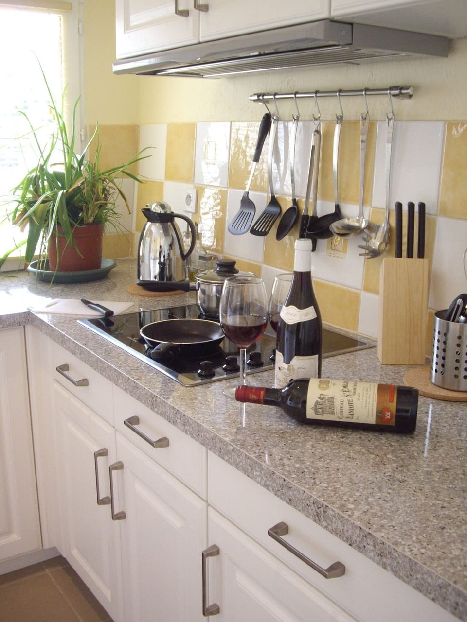 Well equipped kitchen area.