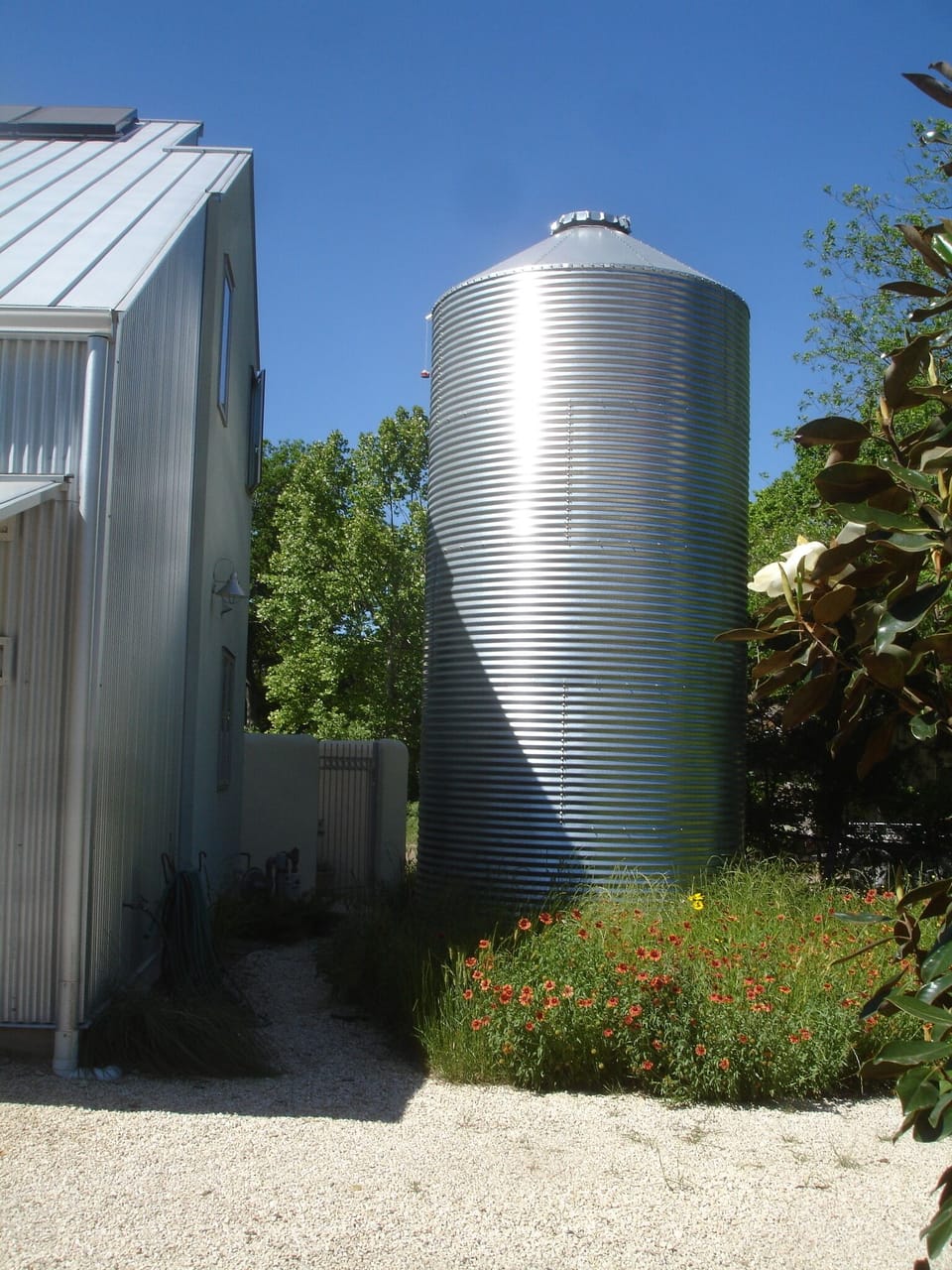 Guest pathway to private gate.