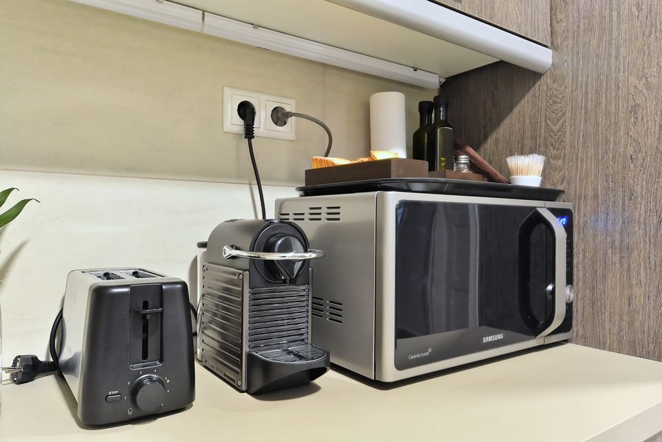 Nespresso / Toaster / Microwave
 