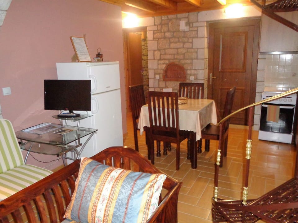 Living room -Kitchen (2)
