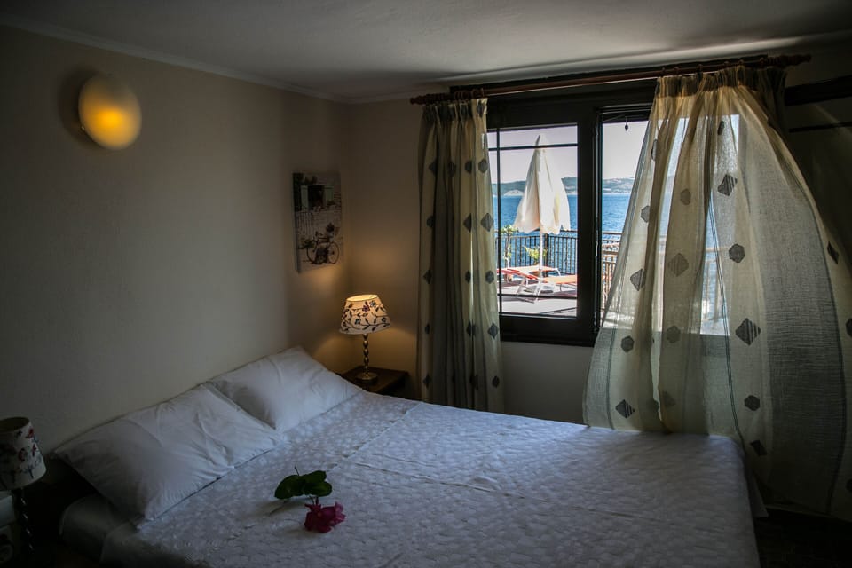 Bedroom 2 (double)
