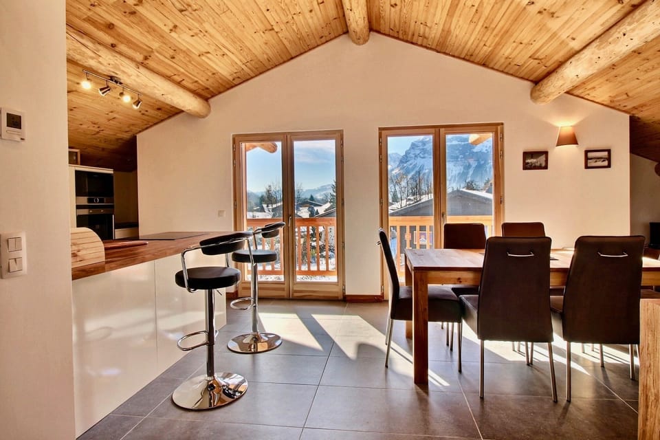 Cuisine/salle à manger à aire ouverte