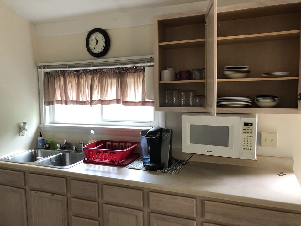Full Kitchen 