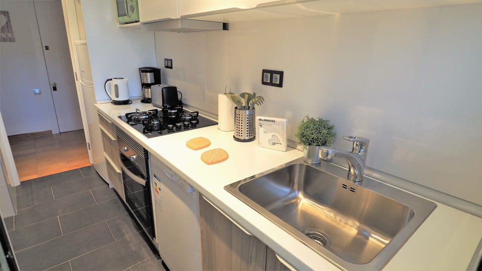 kitchen fully equipped