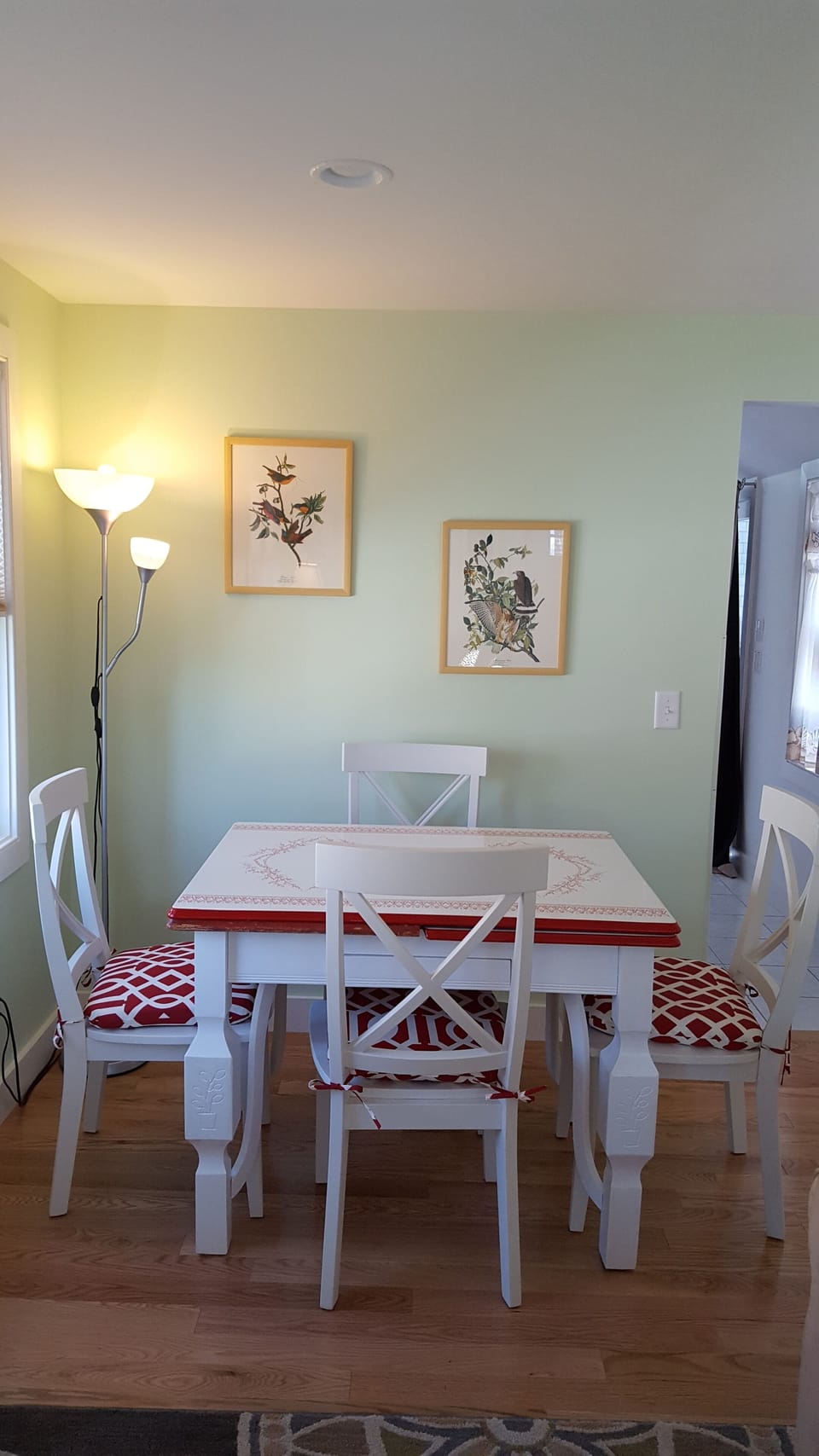 Antique 1930's kitchen table & sturdy chairs. Great for meals & games.