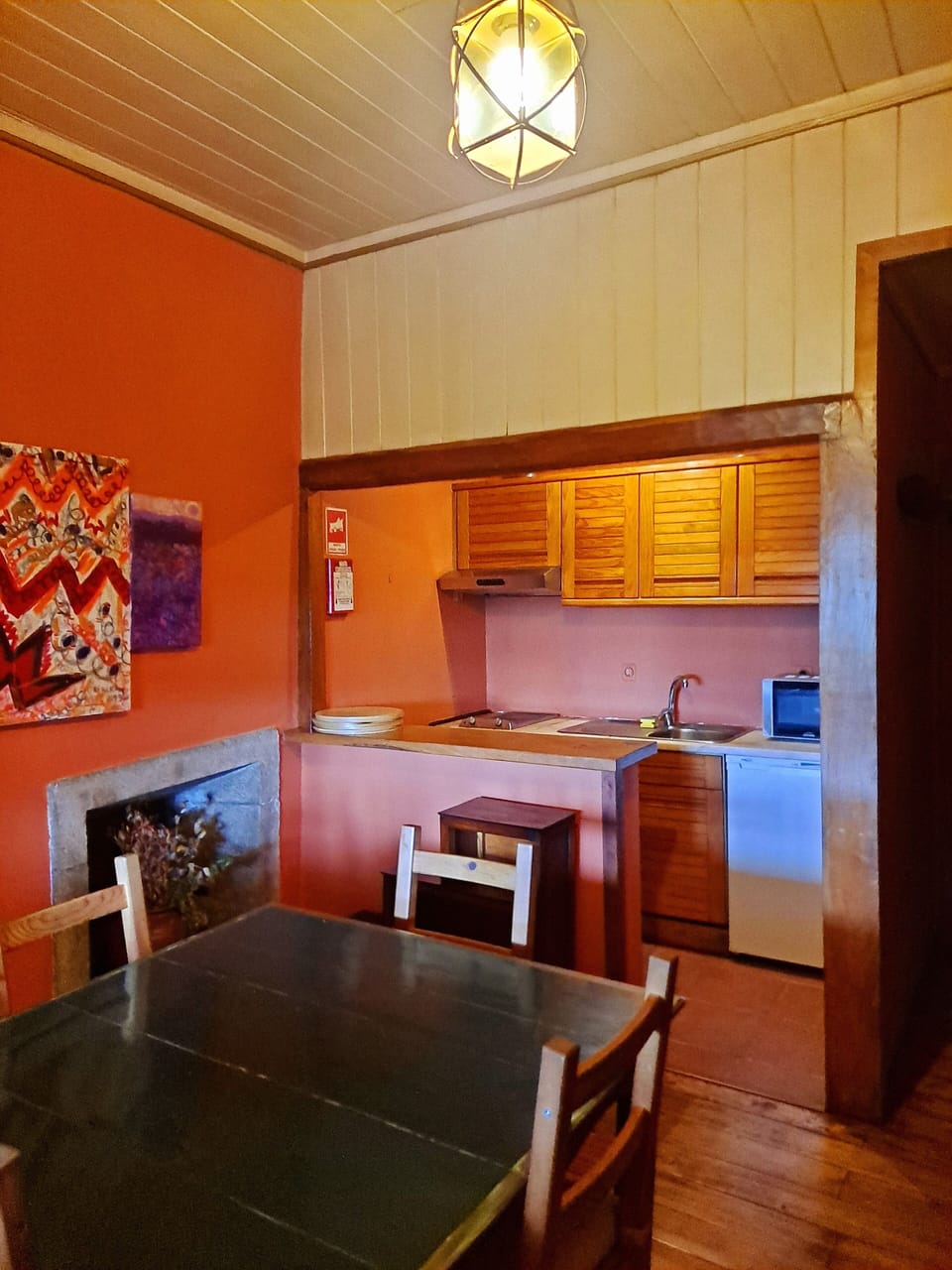 Full-kitchen and dining room