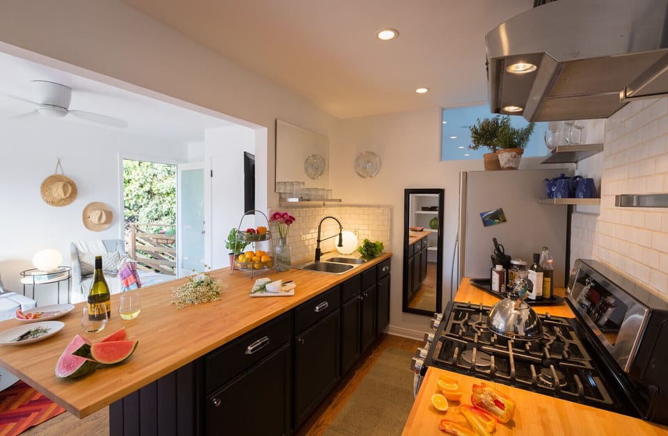 Full kitchen with dishwasher