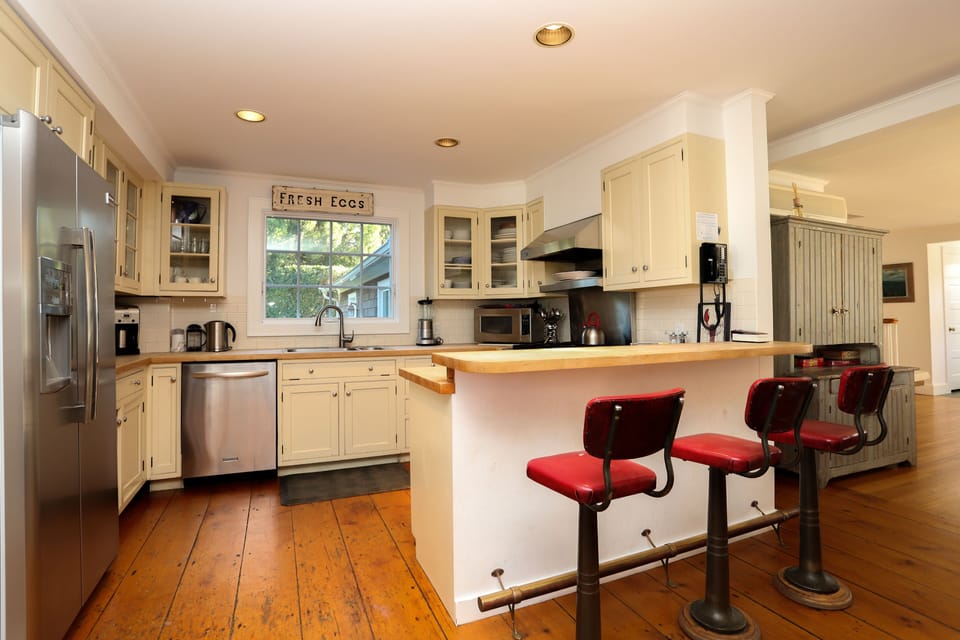 Kitchen seen from the dining room