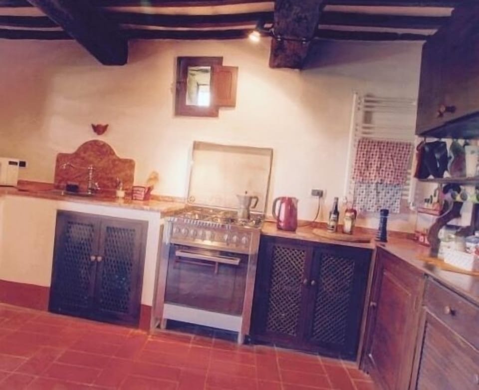 Authentic spacious modern kitchen that is fully equipped for large groups. 