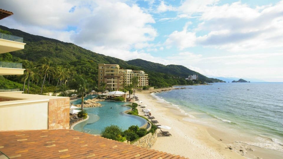 You'll be surrounded by beauty everywhere you walk on this luxury resort!