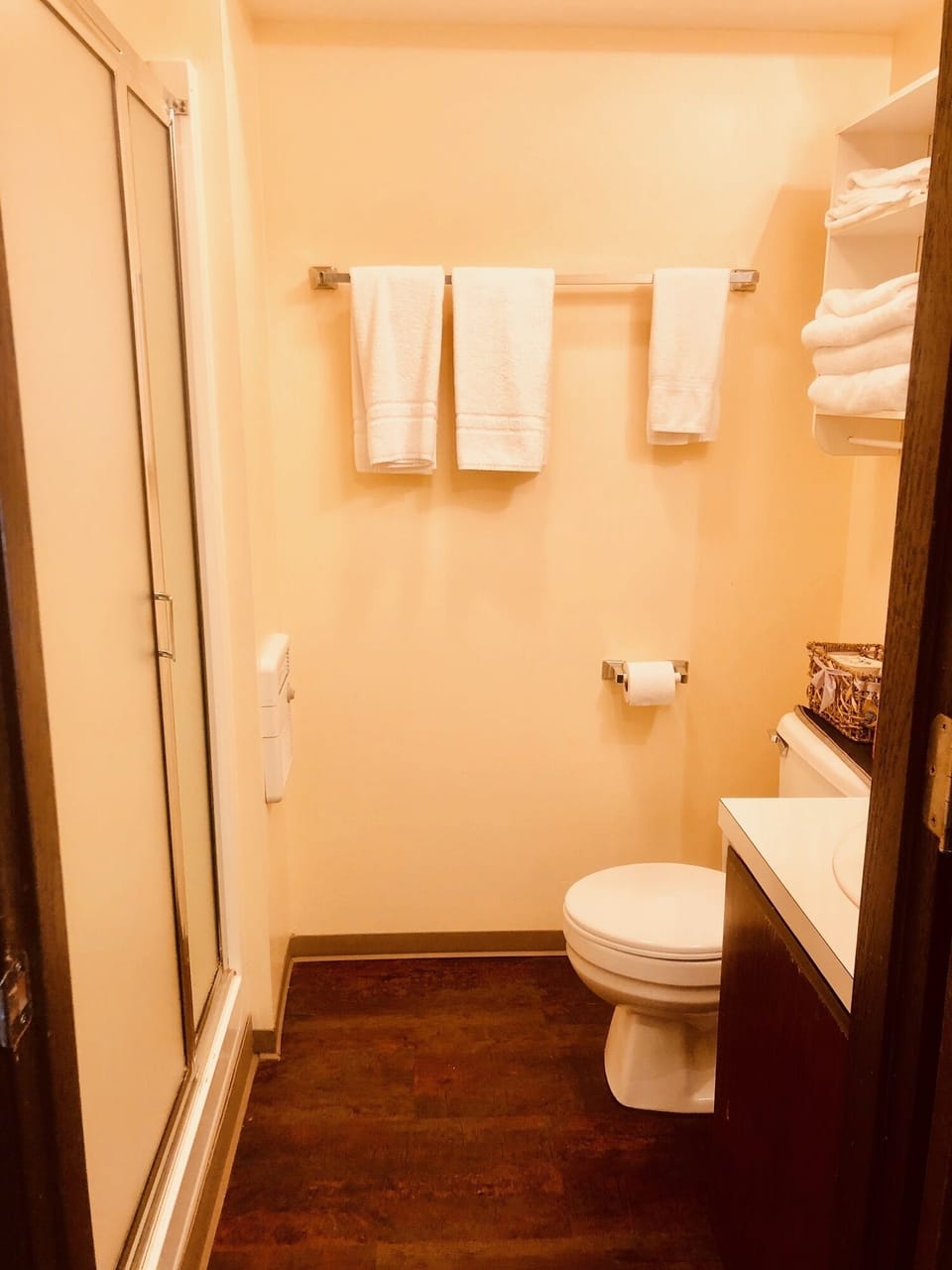 Woodside2023420Bathroom