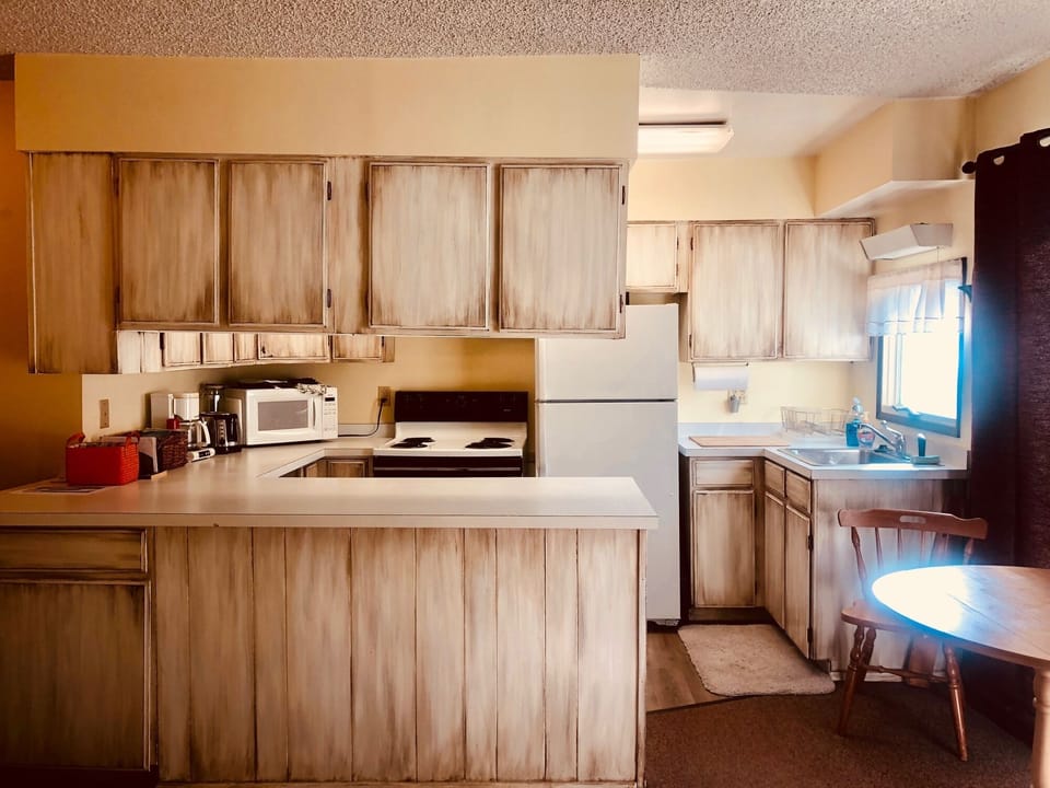 Woodside2023420kitchen