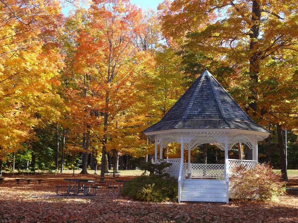 Old Settlers Park is just across the way and a perfect spot in all seasons.
