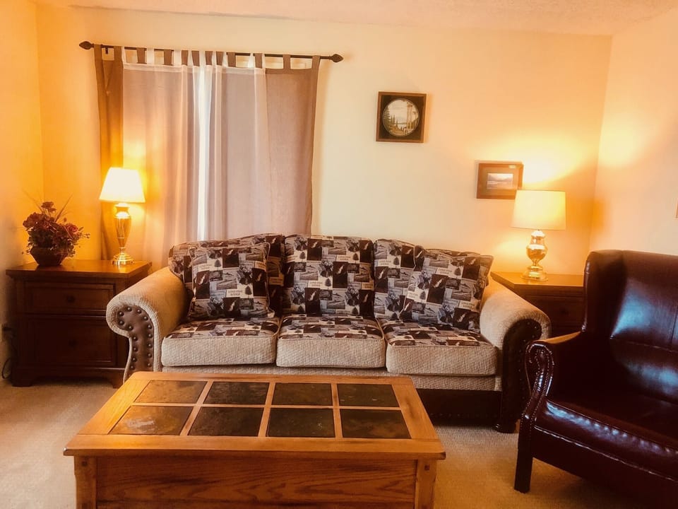 Woodside2023620Living