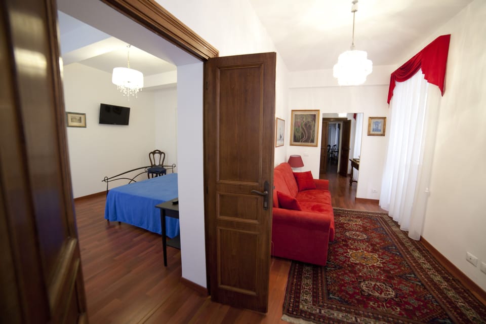 Bedroom 2/Living-room