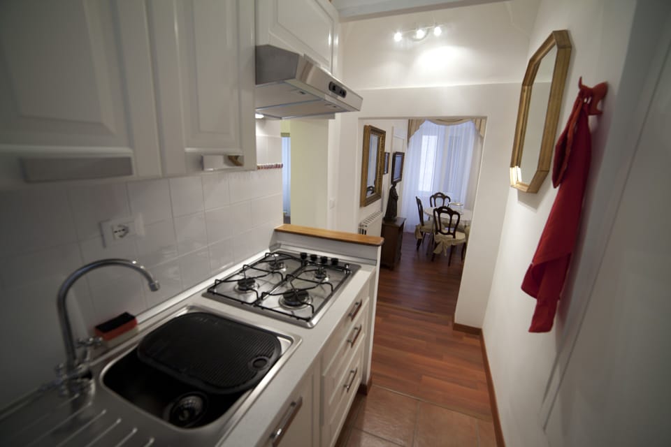 Kitchen 1