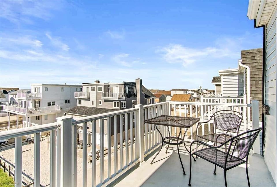 3rd floor Bay View deck