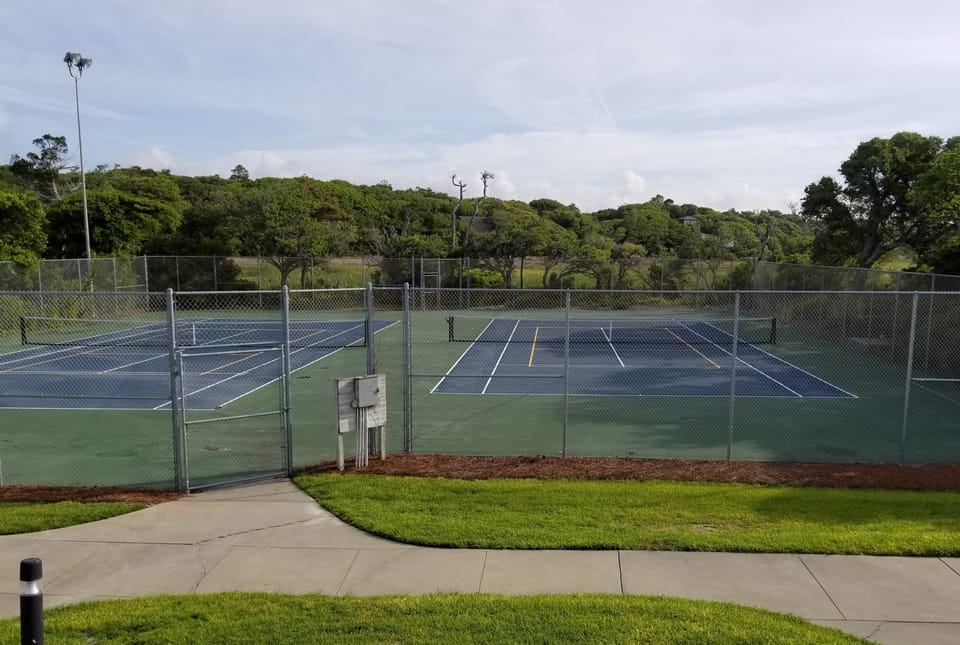 2 of the 6 tennis courts
