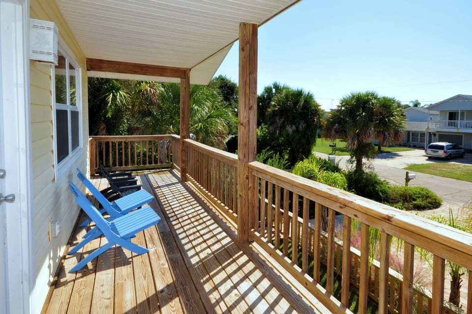 Upstairs Porch 