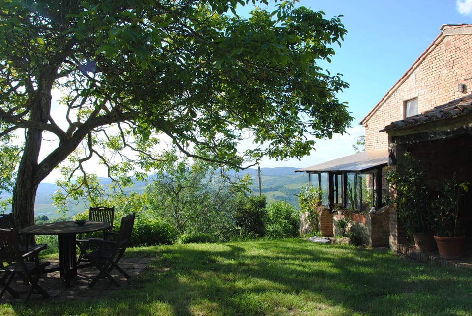 "Il Noce" 
 A self contained apartment with two double bedrooms.