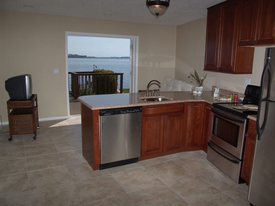 In Law Kitchen with Majestic views of Bay  