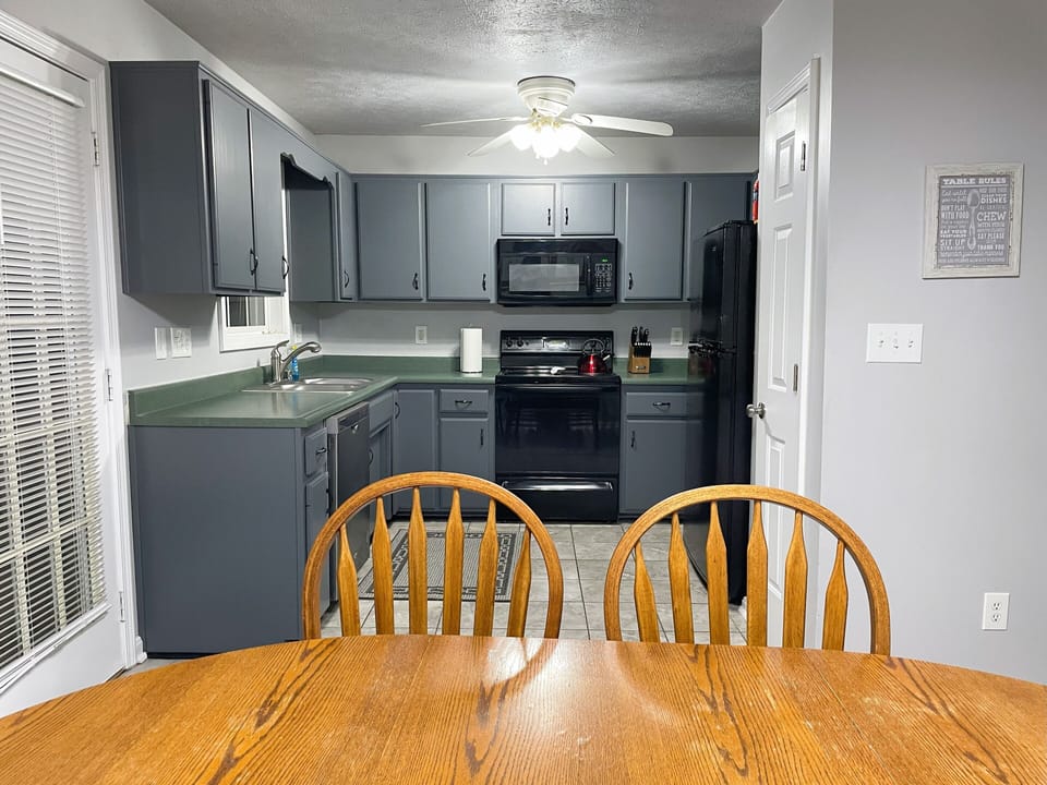 Full sized kitchen