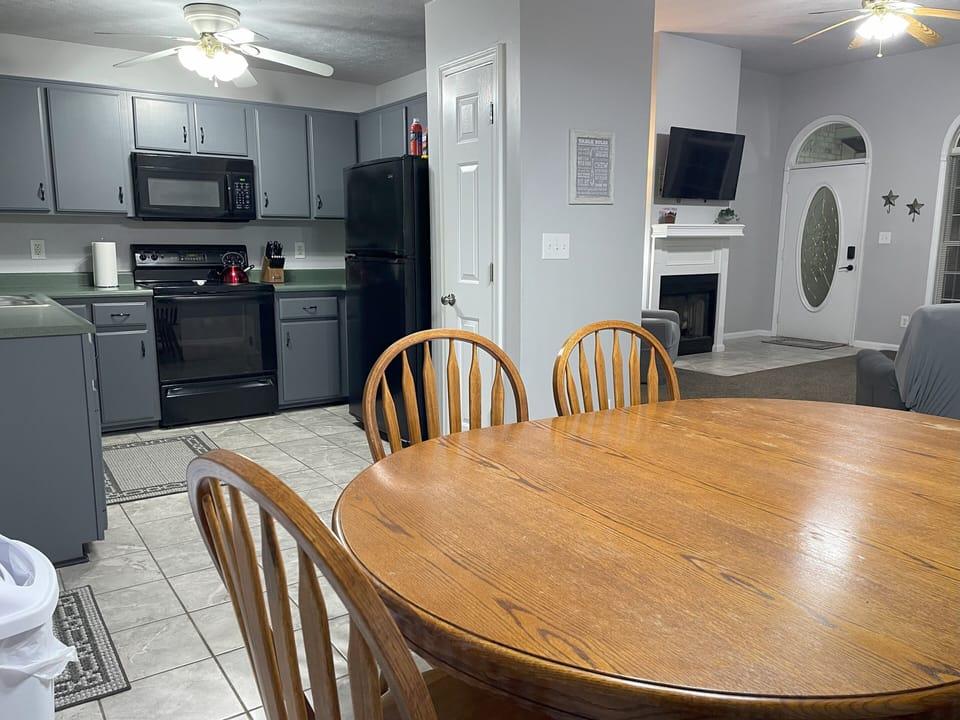 The kitchen adjoins to family room.