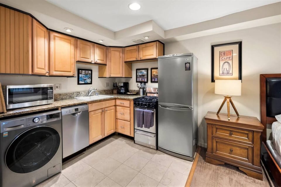 Great kitchen.  Gas cooktop.