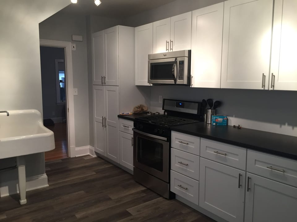 New kitchen and Dining table for 6. 