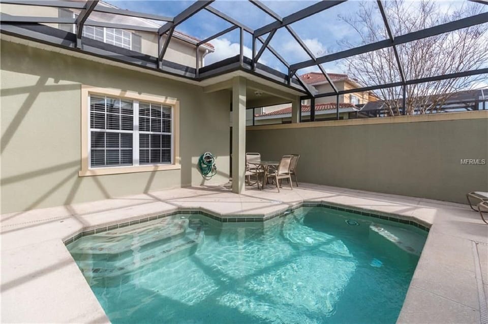 South-facing splash pool