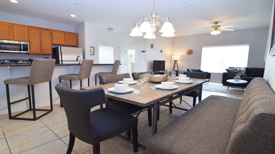Stylish and spacious dining area with breakfast bar