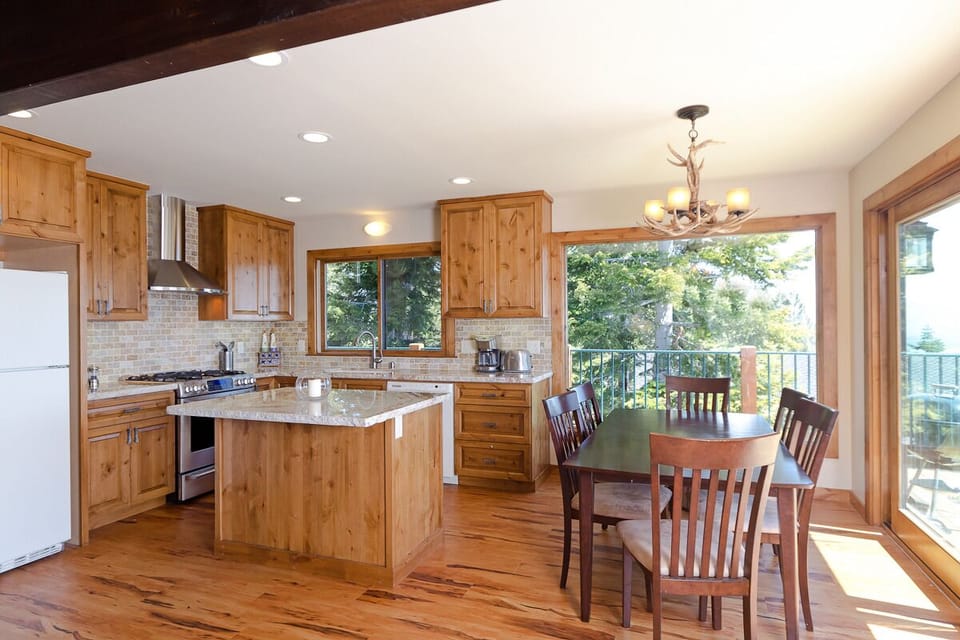Enjoy the open layout where the kitchen and dining room come together, offering an ideal space for both cooking and dining with family and friends