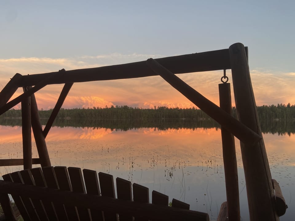 Lakefront log swing sunset!