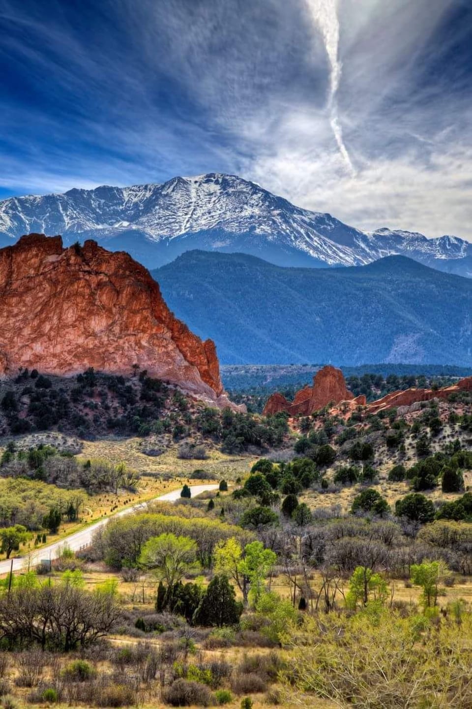 Garden of the gods hiking is 10 minutes away