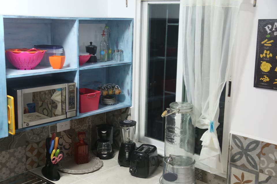 Blender, toaster, american and italian cofee maker, microwave
Villa Serafina