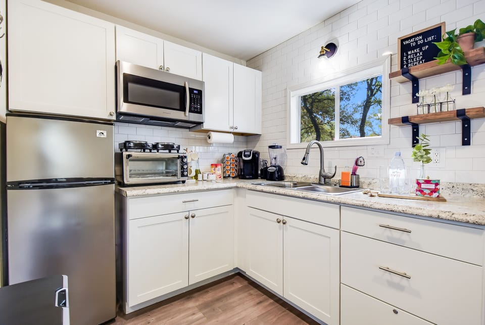 Equipped Kitchenette