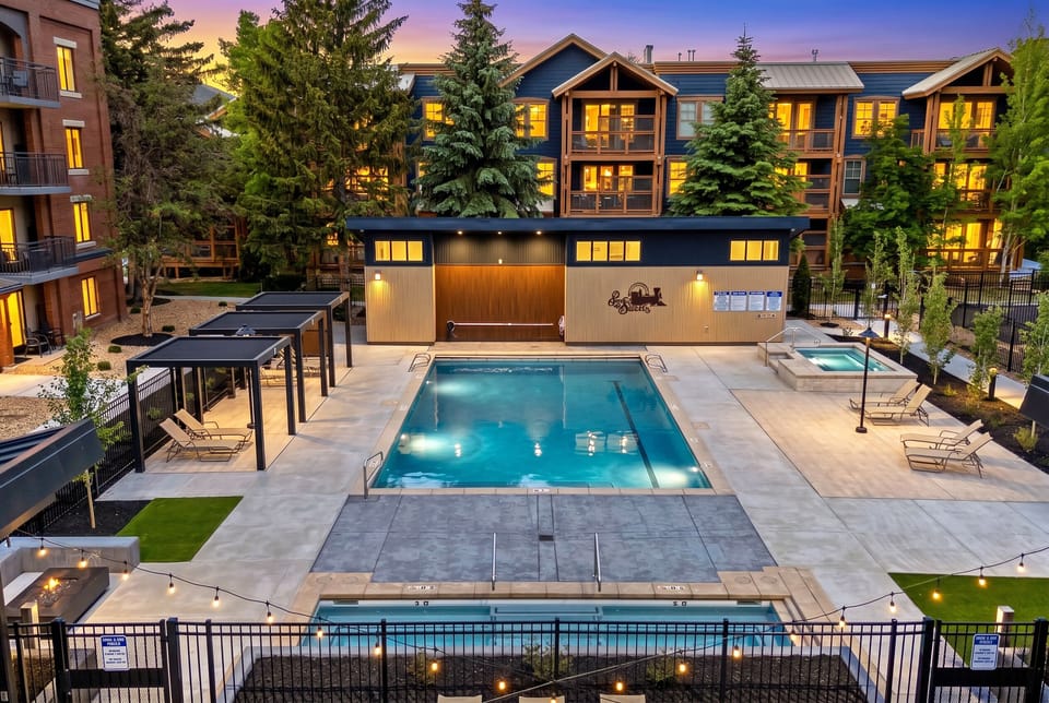 NEW POOL, HOT TUBS, FIRE PITS AND BBQS, Putting Green, Horse Shoes, Bocce Ball