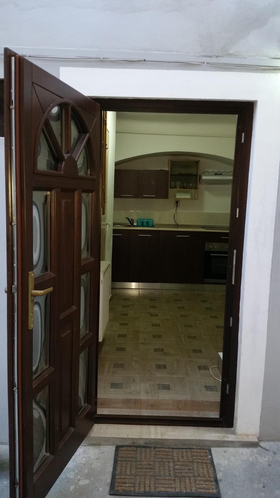 Entrance/Kitchen