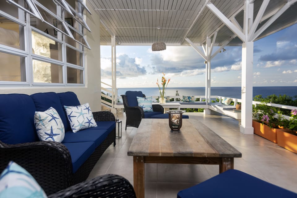 The bottom veranda - a view never to forget - the sound of the sea is amazing