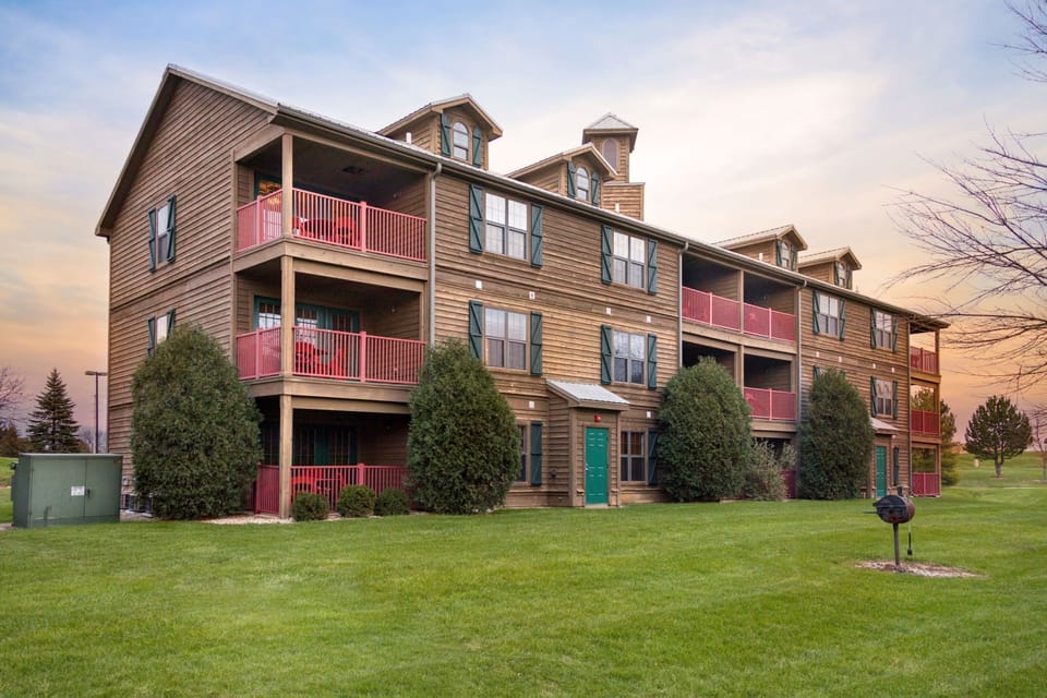 You will love to enjoy a relaxing vacation at this prime destination!